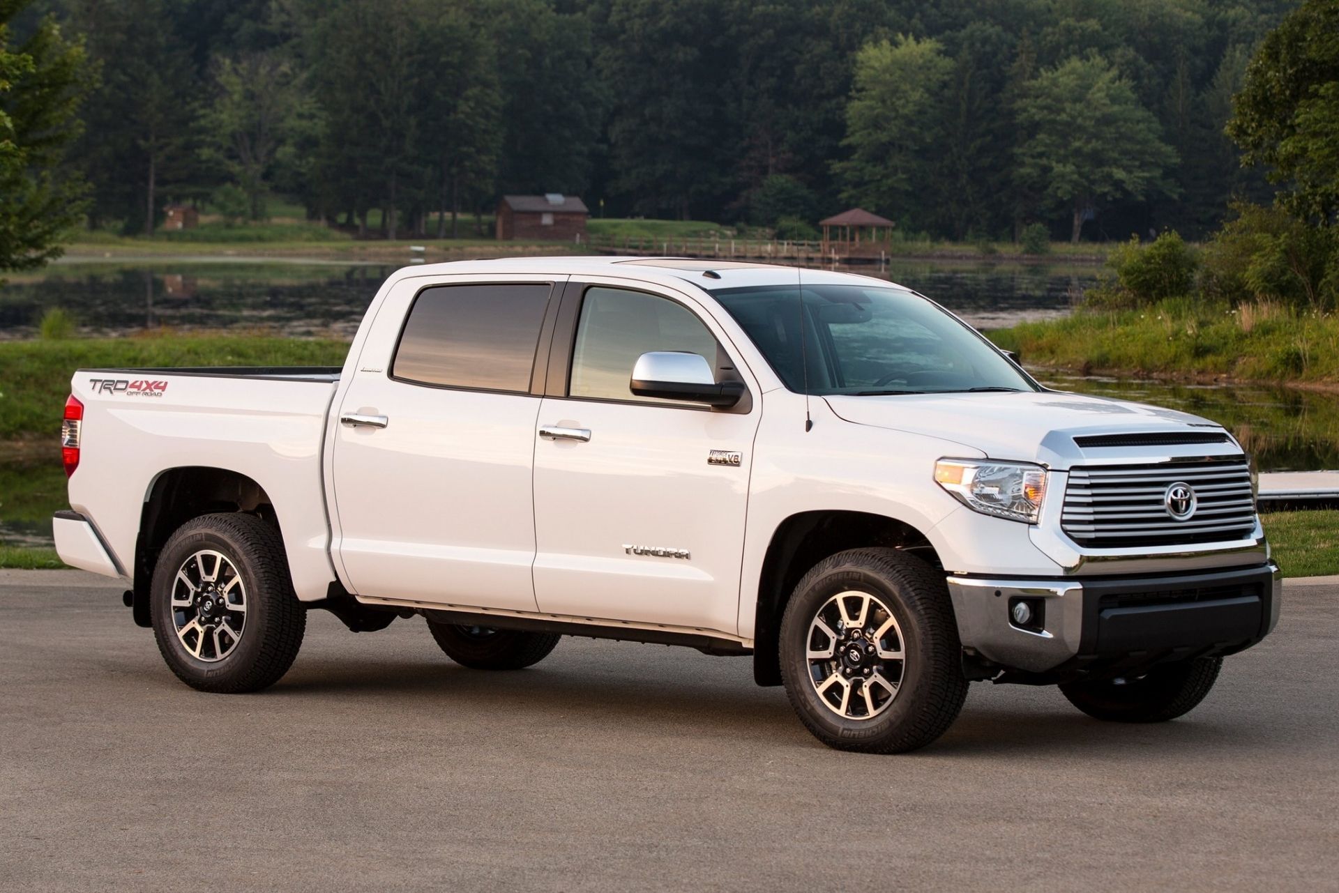 Toyota Tundra CrewMax - цены, отзывы, характеристики Tundra