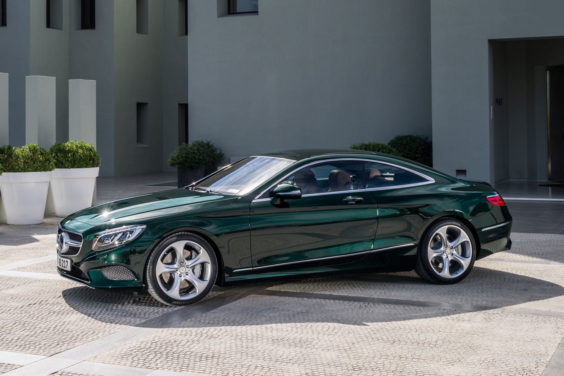 Фото Mercedes-Benz E-class coupe (Мерседес Бенс Е-класс купе). Картинки Mercedes-Benz. Автодилер