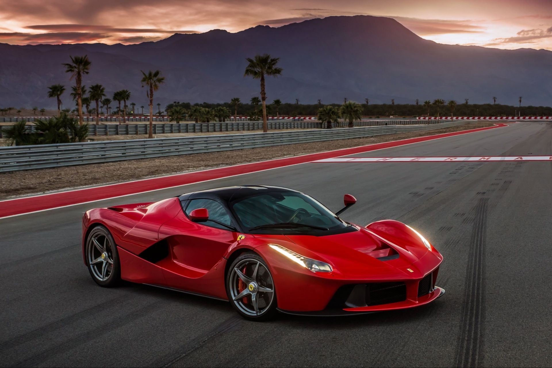 Ferrari LaFerrari - цены, отзывы, характеристики LaFerrari от Ferrari