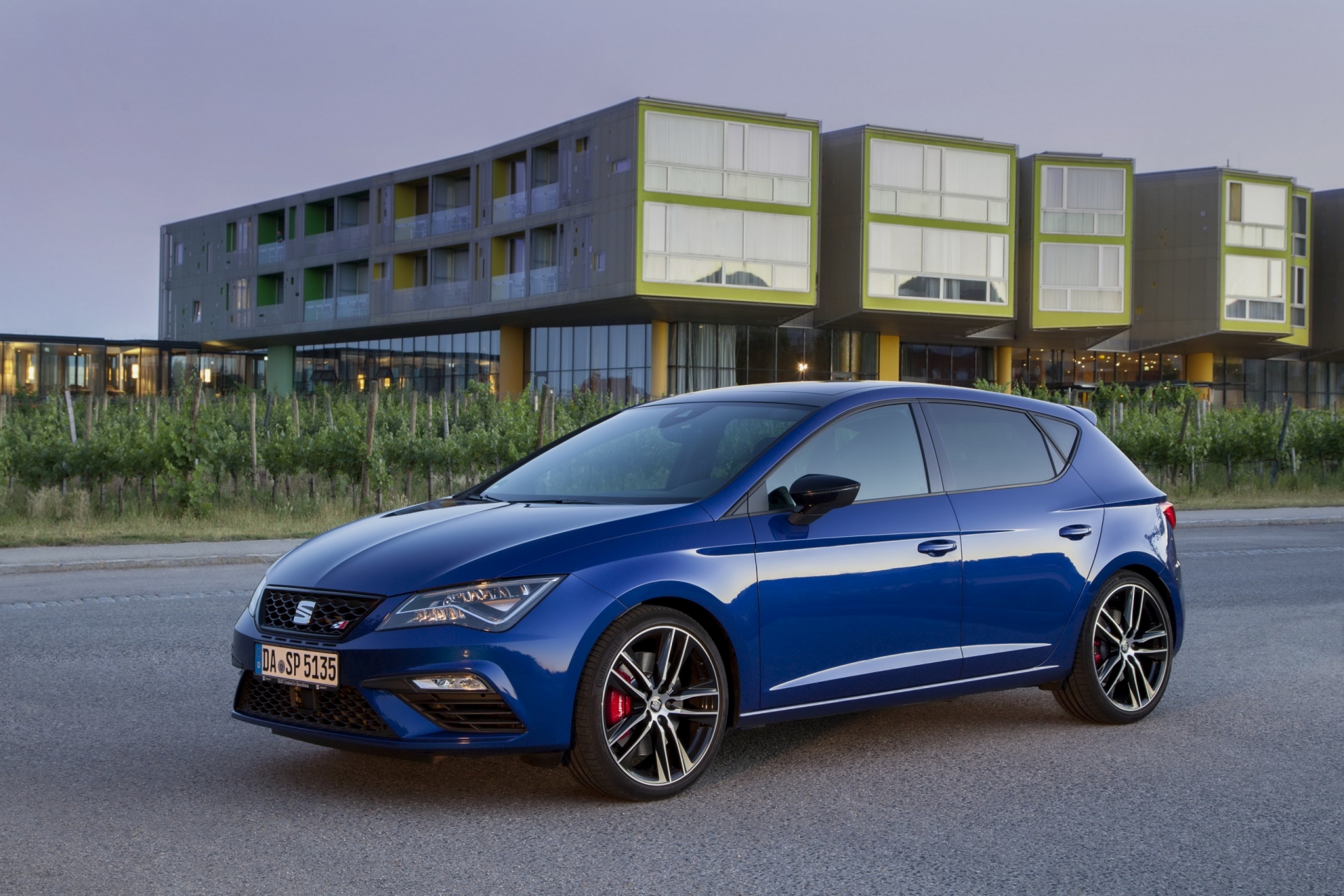 SEAT Leon Cupra - цены, отзывы, характеристики Leon Cupra от SEAT