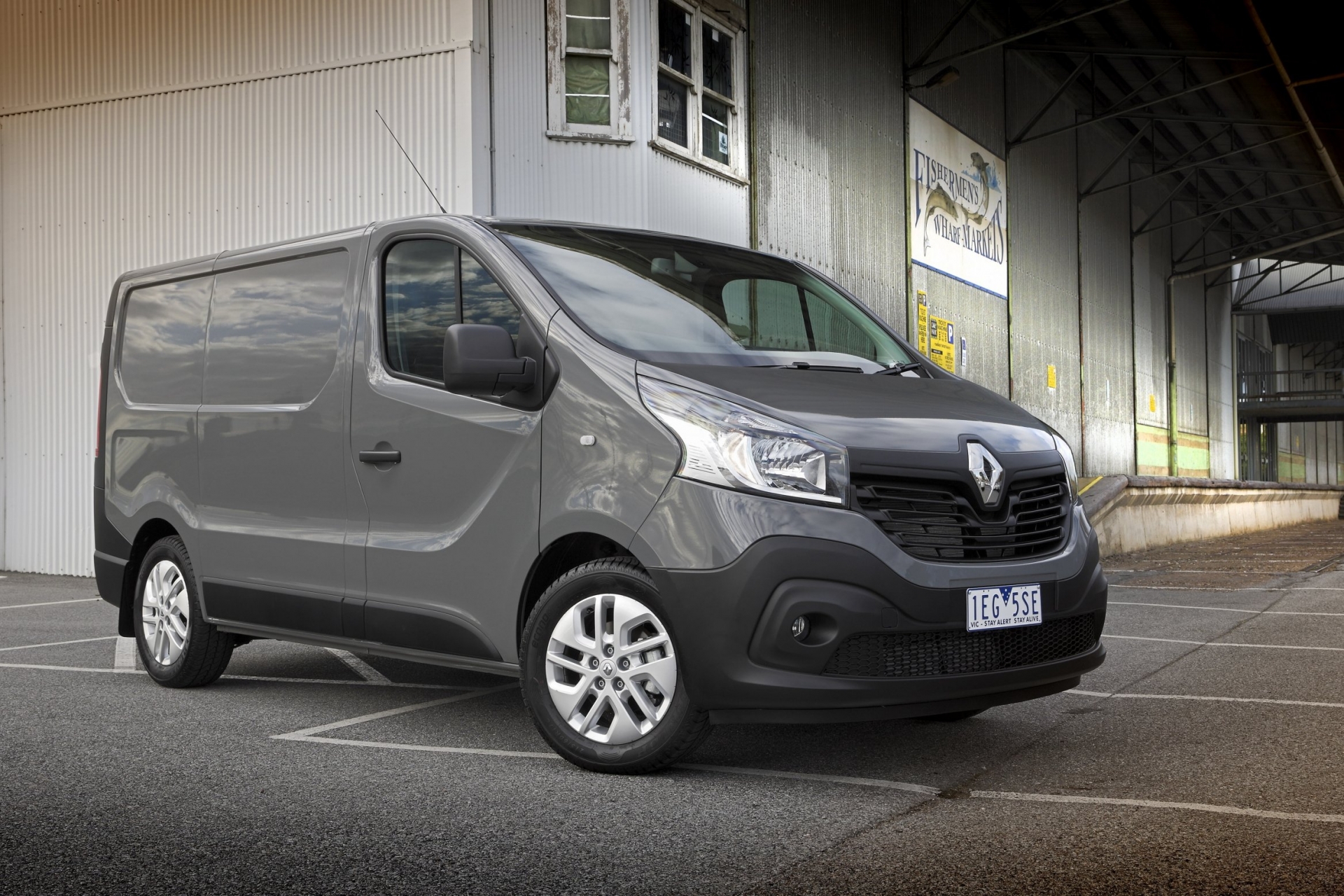 Renault Trafic Fourgon - цены, отзывы, характеристики Trafic Fourgon от  Renault