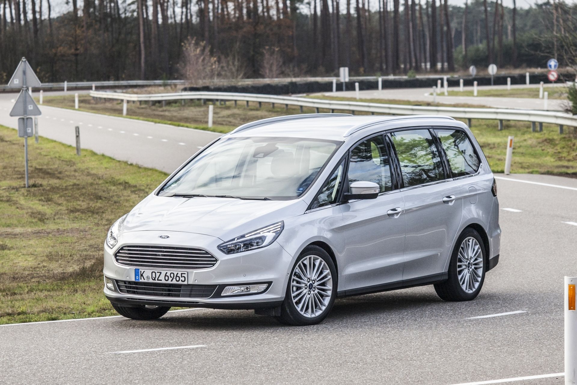 Купить ™ Ford Galaxy в Москве года у официального дилера