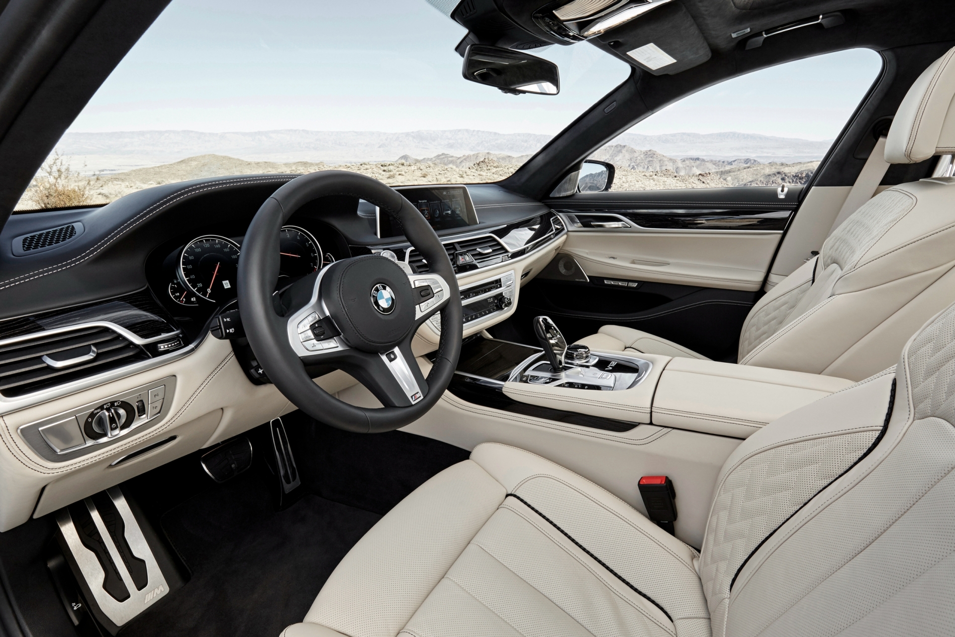 BMW X7 - фото салона, новый кузов