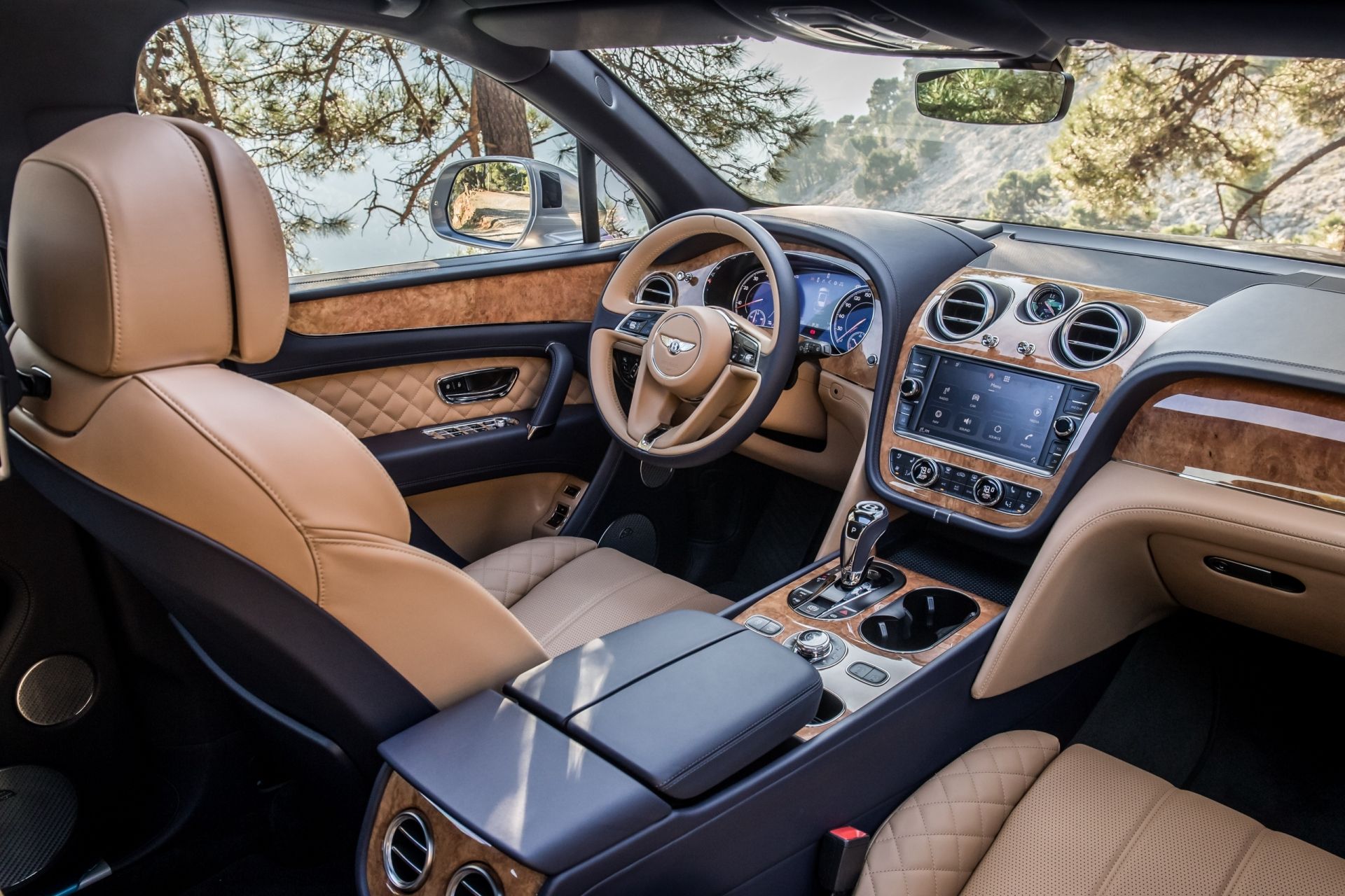 Bentley представил самый быстрый внедорожник в мире