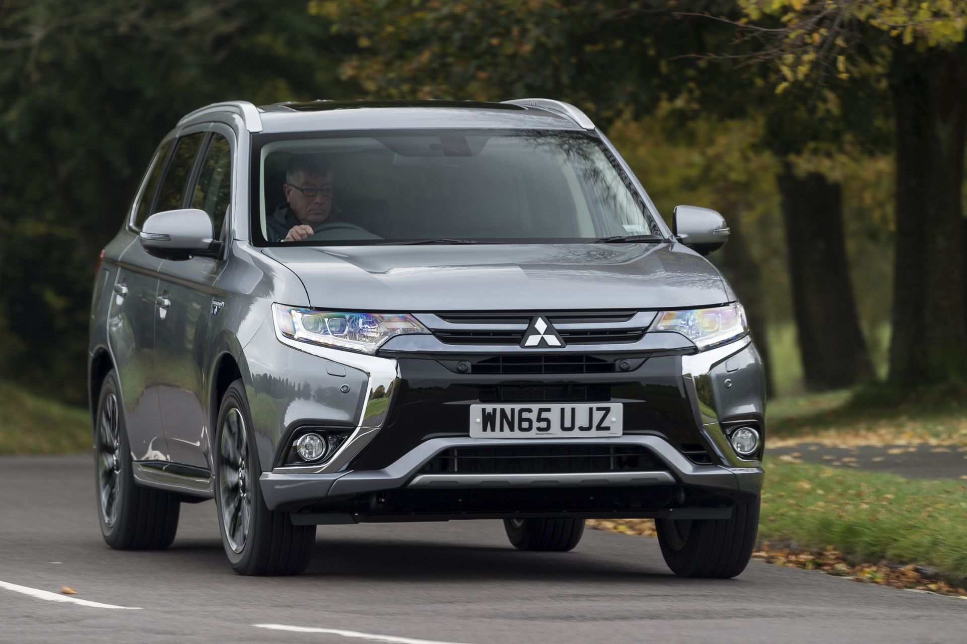 Mitsubishi Outlander PHEV - цены, отзывы, характеристики Outlander PHEV от  Mitsubishi