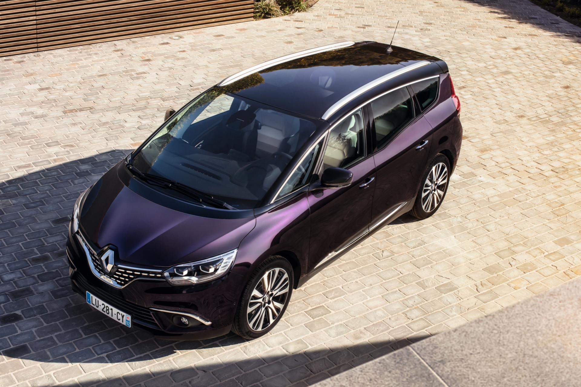 Renault Grand Scenic - цены, отзывы, характеристики Grand Scenic от Renault