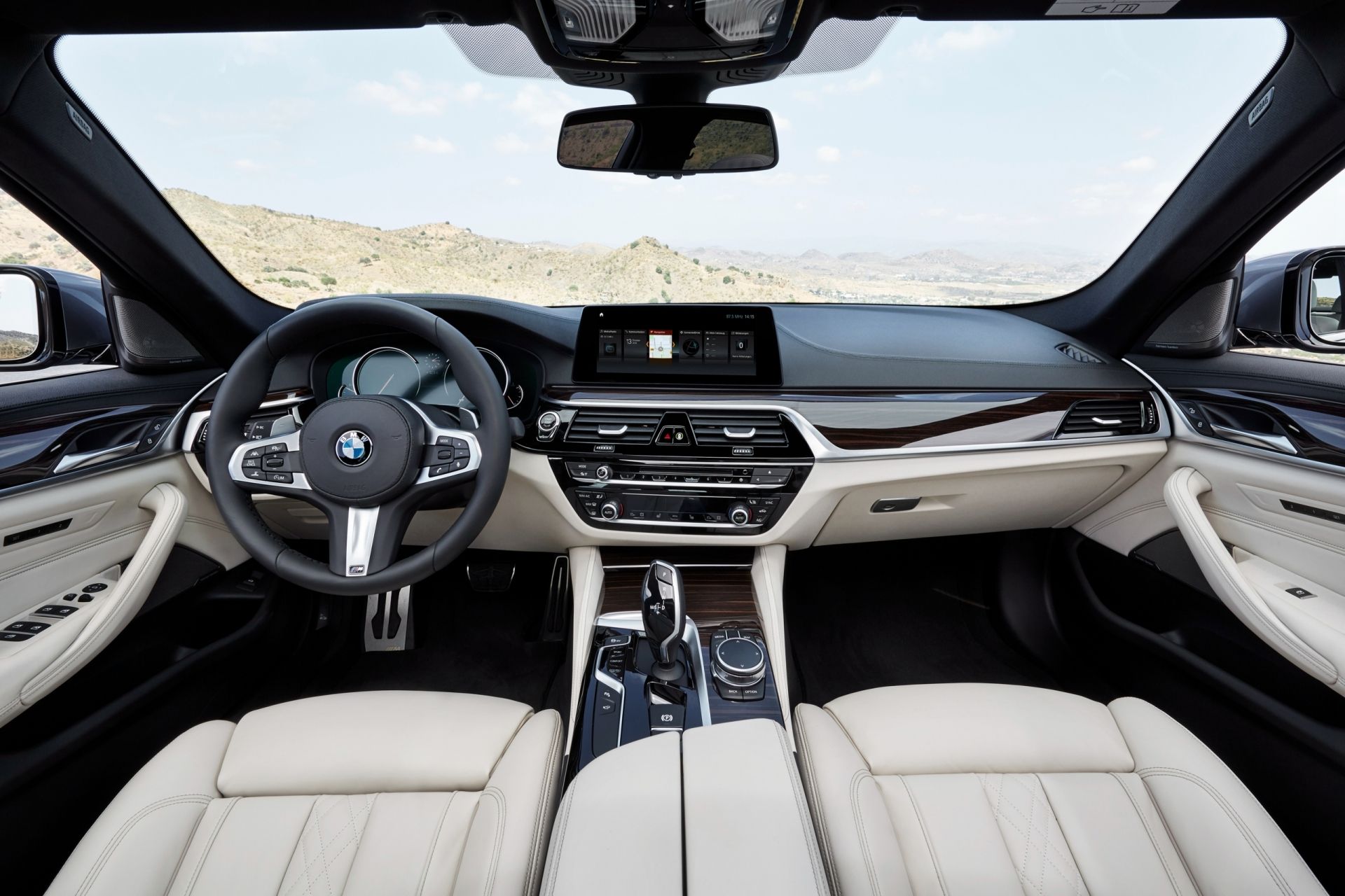 G 30 s. BMW g30 Interior. BMW 5 g30 салон. BMW 5 g30 2016. BMW 5 g30 белый салон.