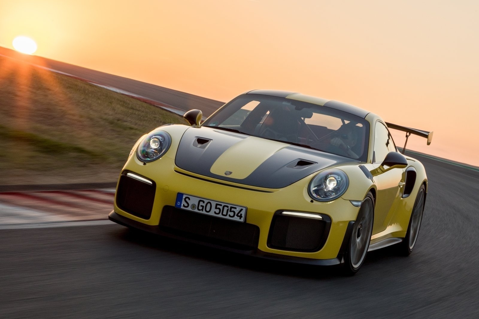Porsche 911 GT2 (991) - цены, отзывы, характеристики 911 GT2 (991