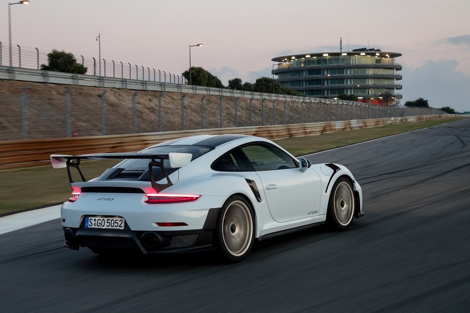 Porsche 911 GT2 (991) - цены, отзывы, характеристики 911 GT2 (991