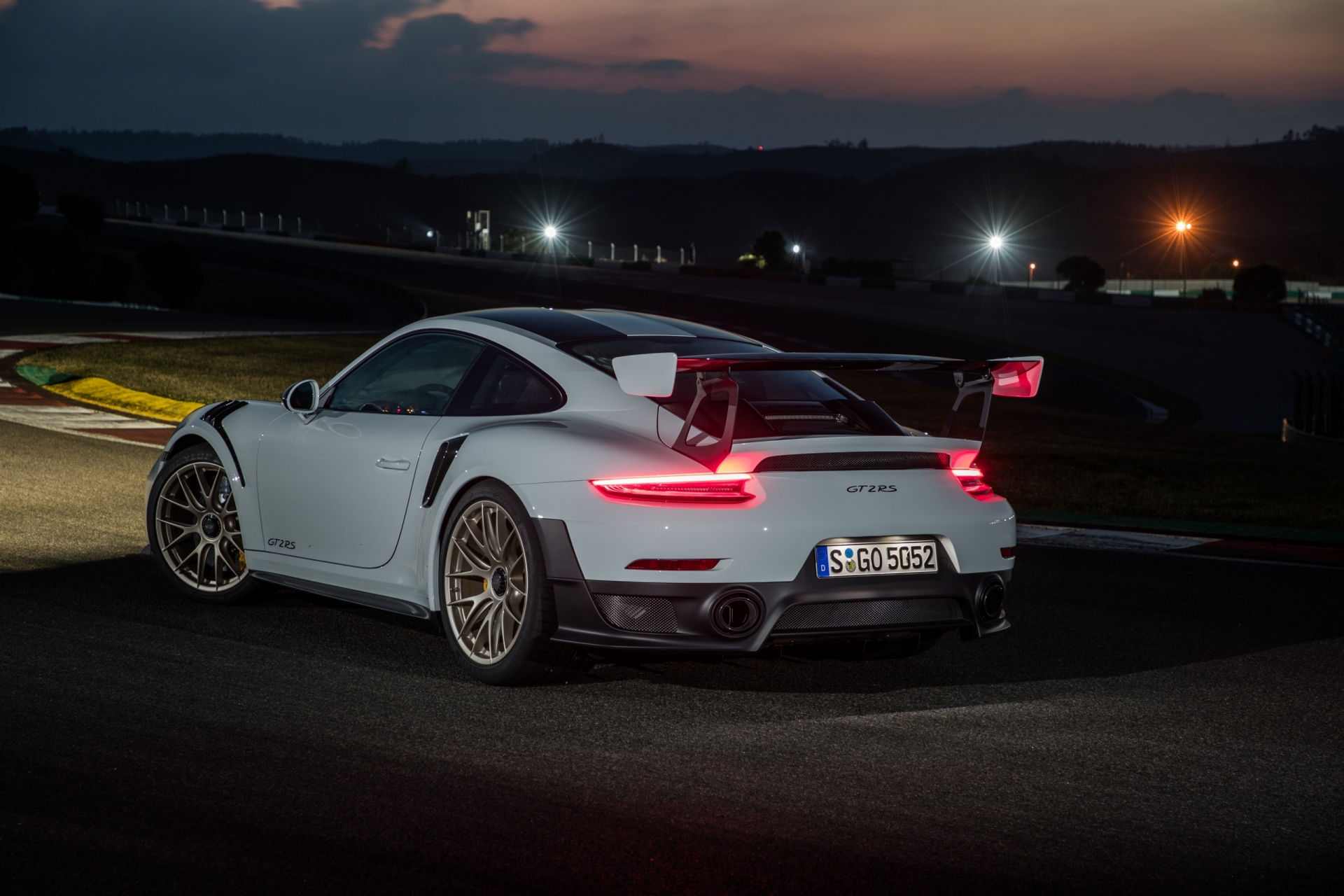 Porsche 911 GT2 (991) - цены, отзывы, характеристики 911 GT2 (991