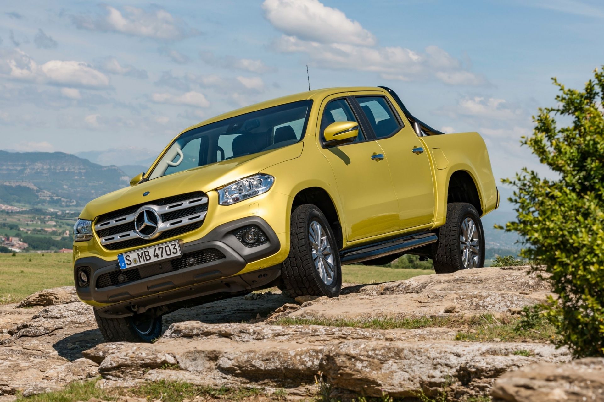 2 объявления о продаже Mercedes-Benz X-Class