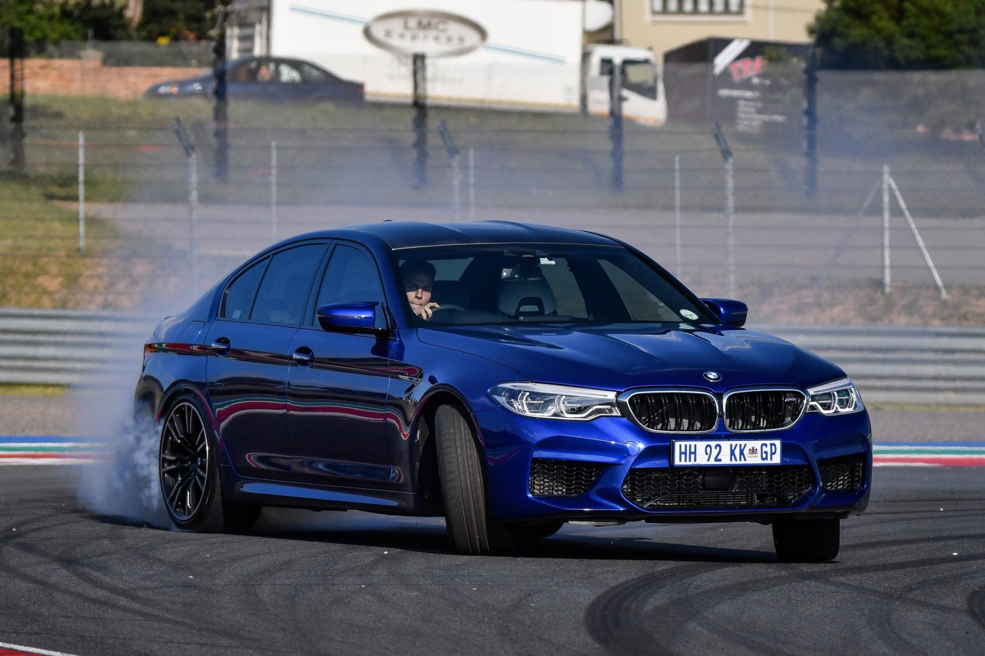 М5 т. BMW m5 f90. BMW m5 f90 m дрифт. M5 f90. BMW m5 f90 Competition дрифт.