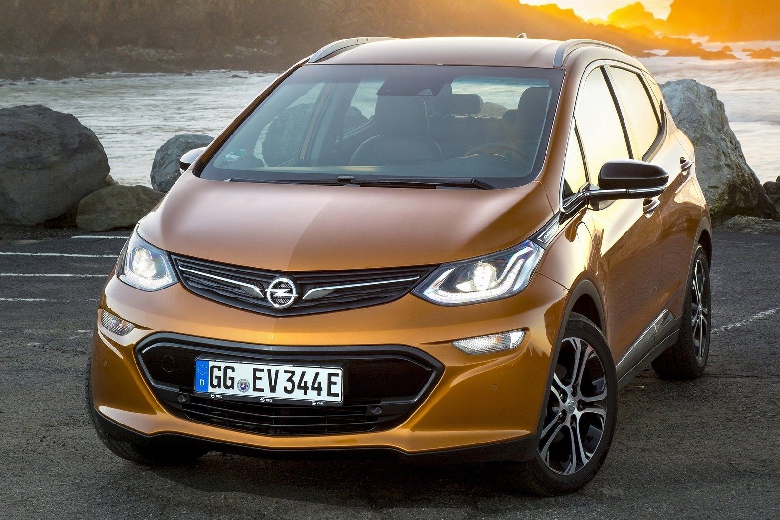 Opel Ampera-e - цены, отзывы, характеристики Ampera-e от Opel