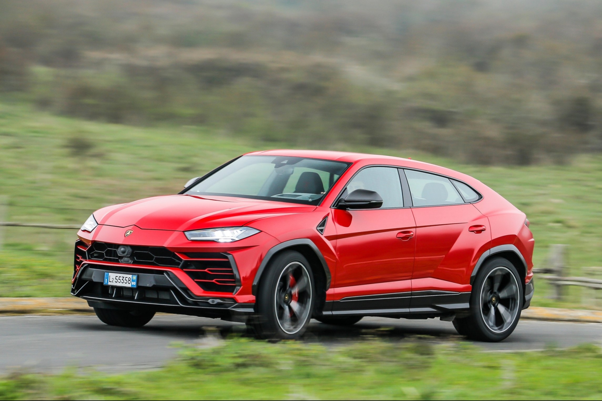 Фото Lamborghini Urus