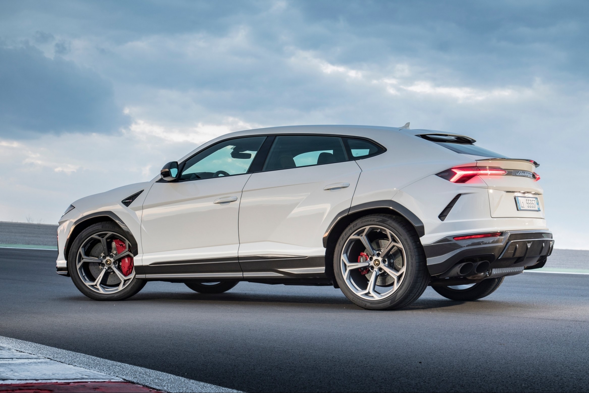 Lamborghini Urus - цены, отзывы, характеристики Urus от Lamborghini