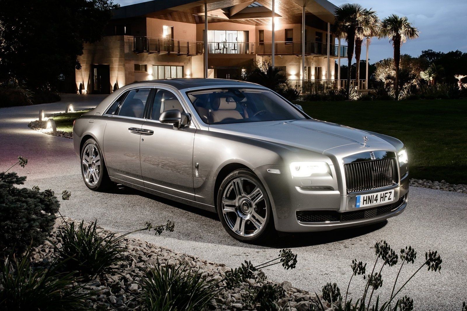 Rolls-Royce Ghost - цены, отзывы, характеристики Ghost от Rolls-Royce