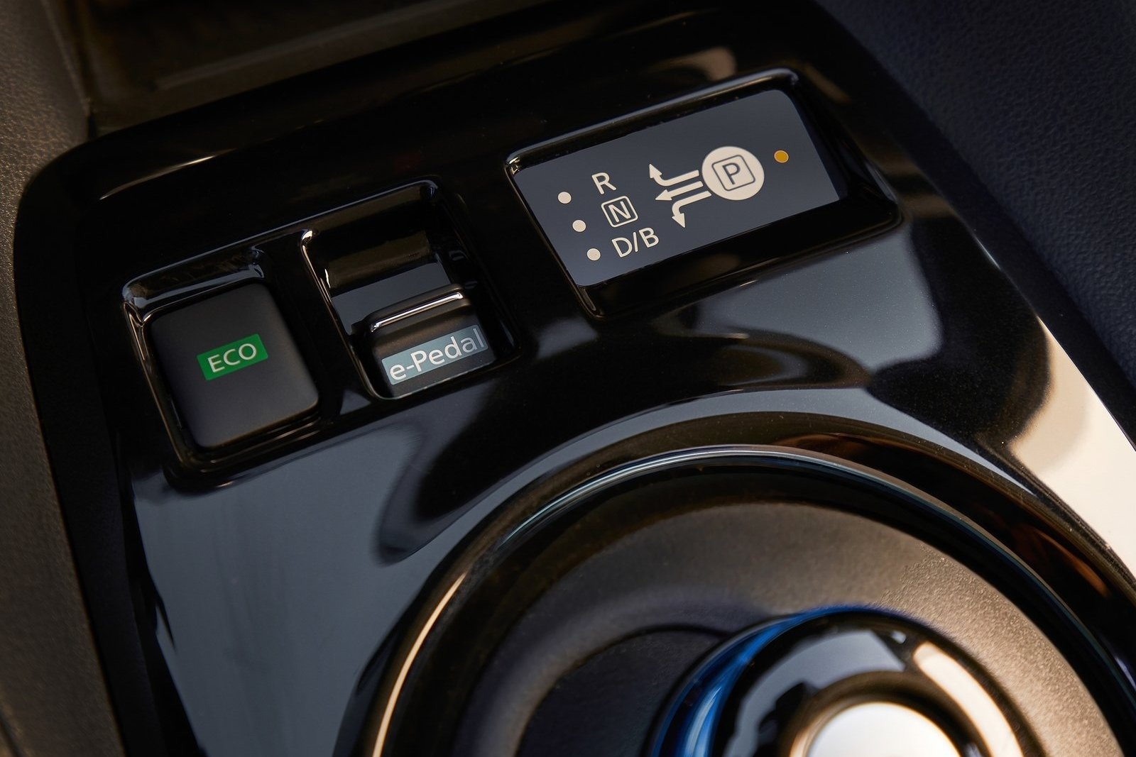 2019 nissan store leaf e pedal