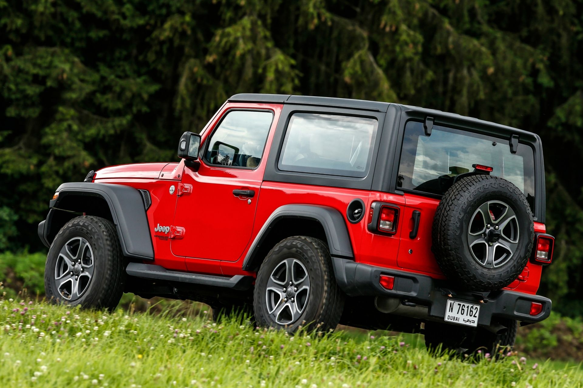 Фото и видео нового Jeep Wrangler