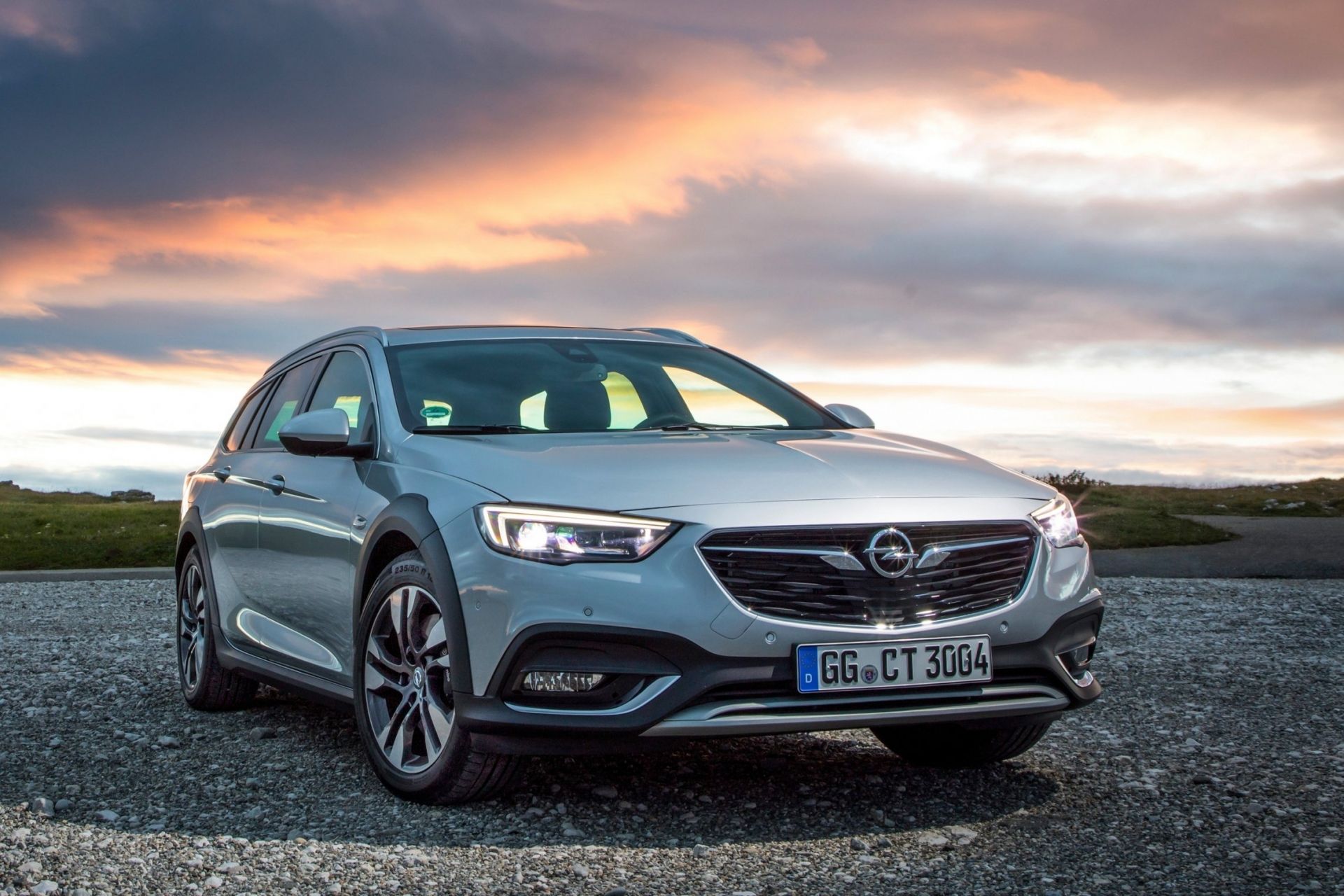 Opel insignia tourer. Опель Инсигния Кантри Турер 2020. Opel Insignia 2017. Opel Insignia 2018. Opel Insignia Country Tourer 2019.