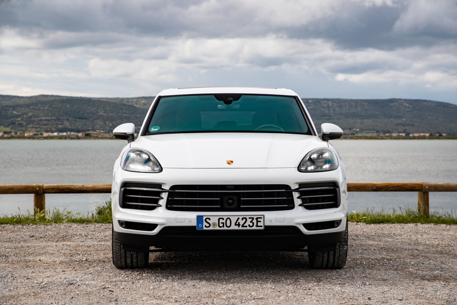 Фото Porsche Cayenne E-Hybrid (PO536/9YA) - фотографии Порше Кайен