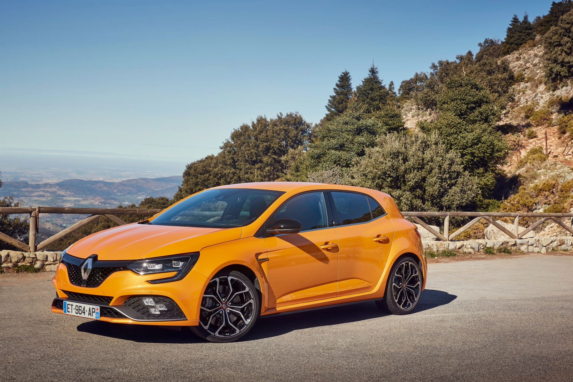 Renault Megane R.S. - цены, отзывы, характеристики Megane R.S. от Renault