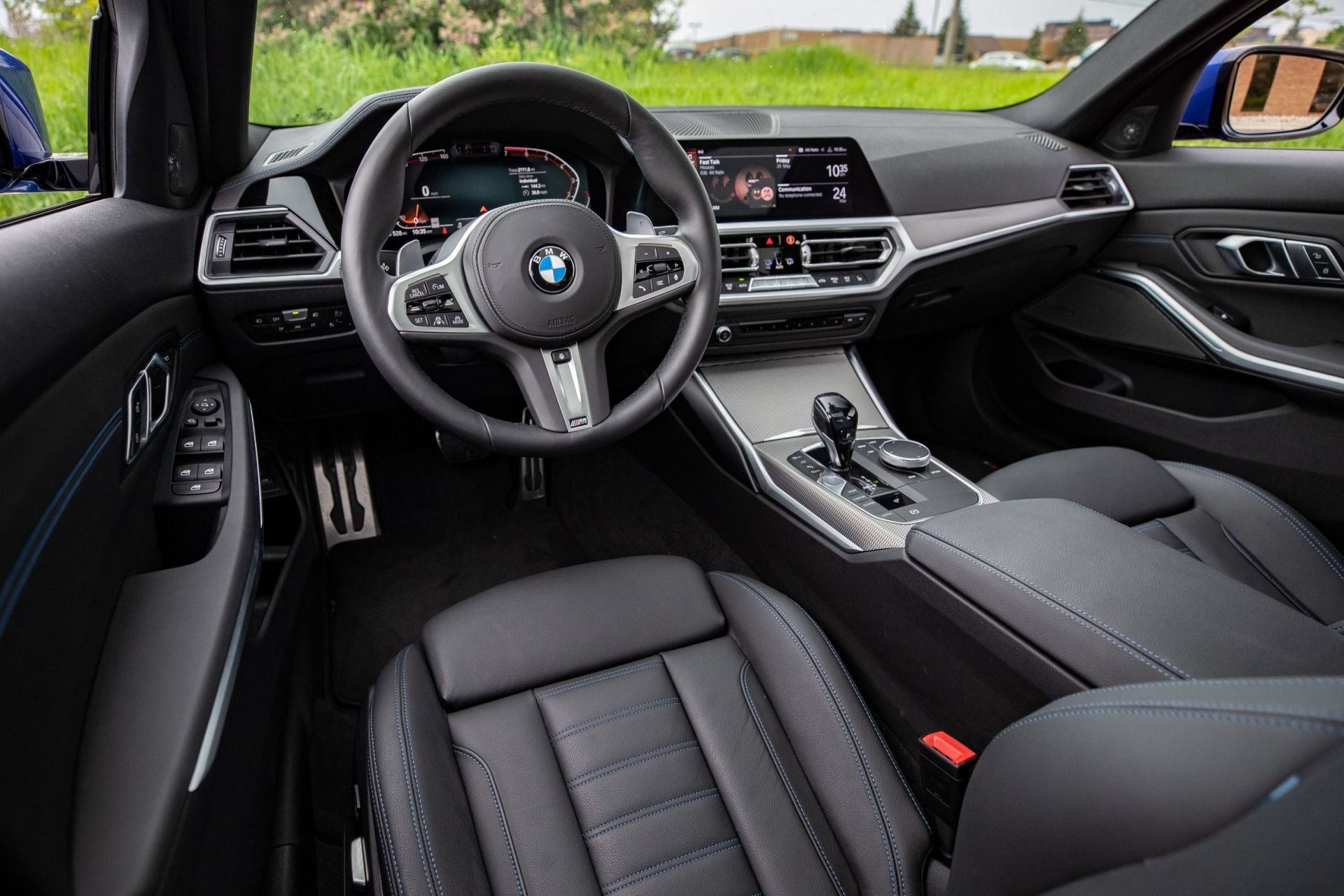 Первые фото салона нового поколения BMW 3 Серии
