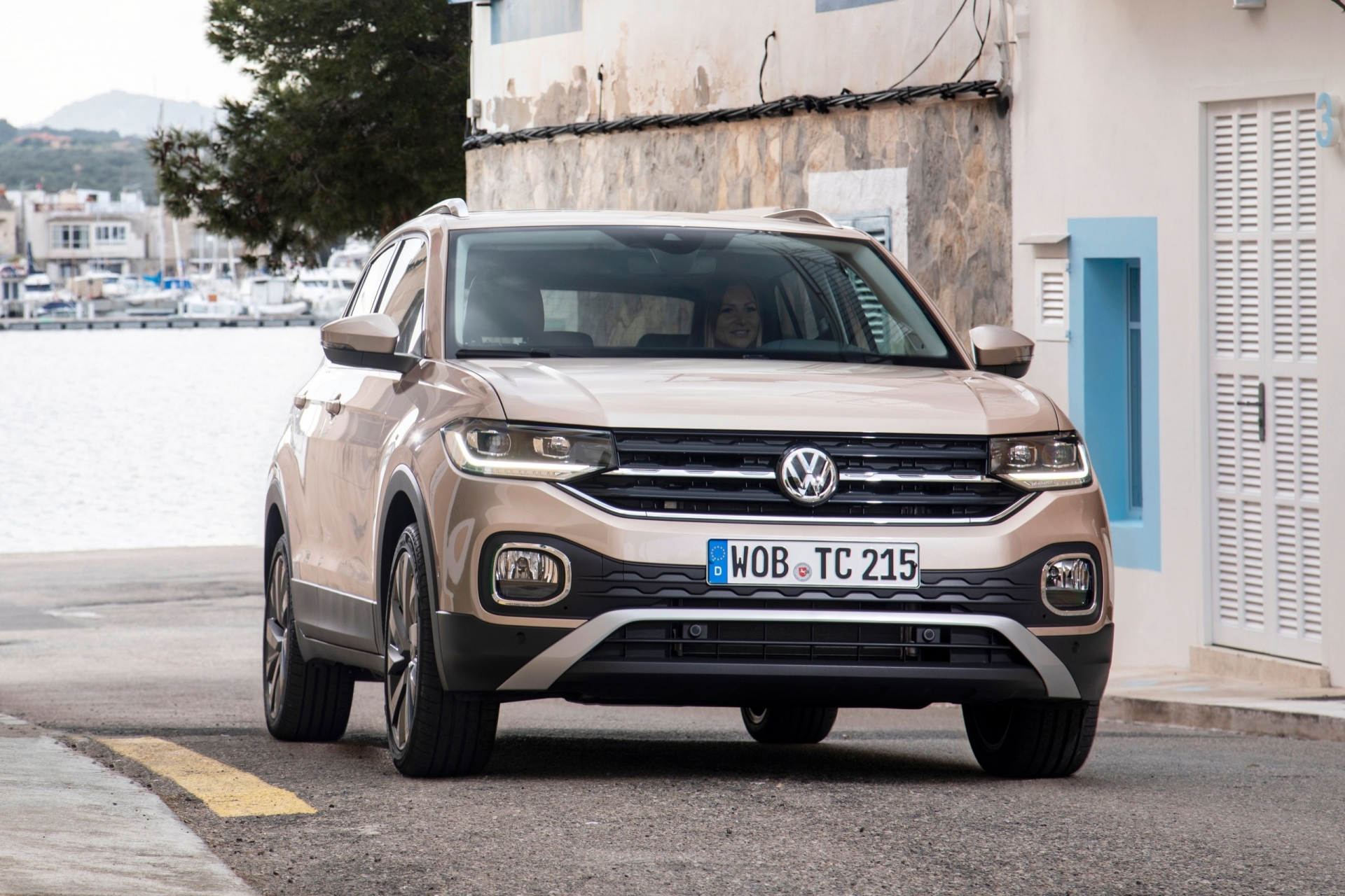 Volkswagen T-Cross - цены, отзывы, характеристики T-Cross от Volkswagen