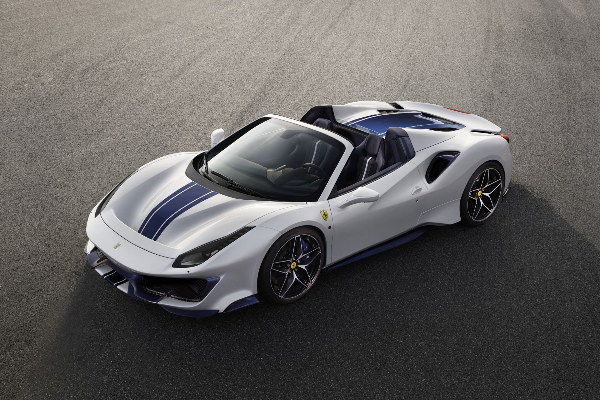 Ferrari 488 Pista Spider - цены, отзывы, характеристики 488 Pista