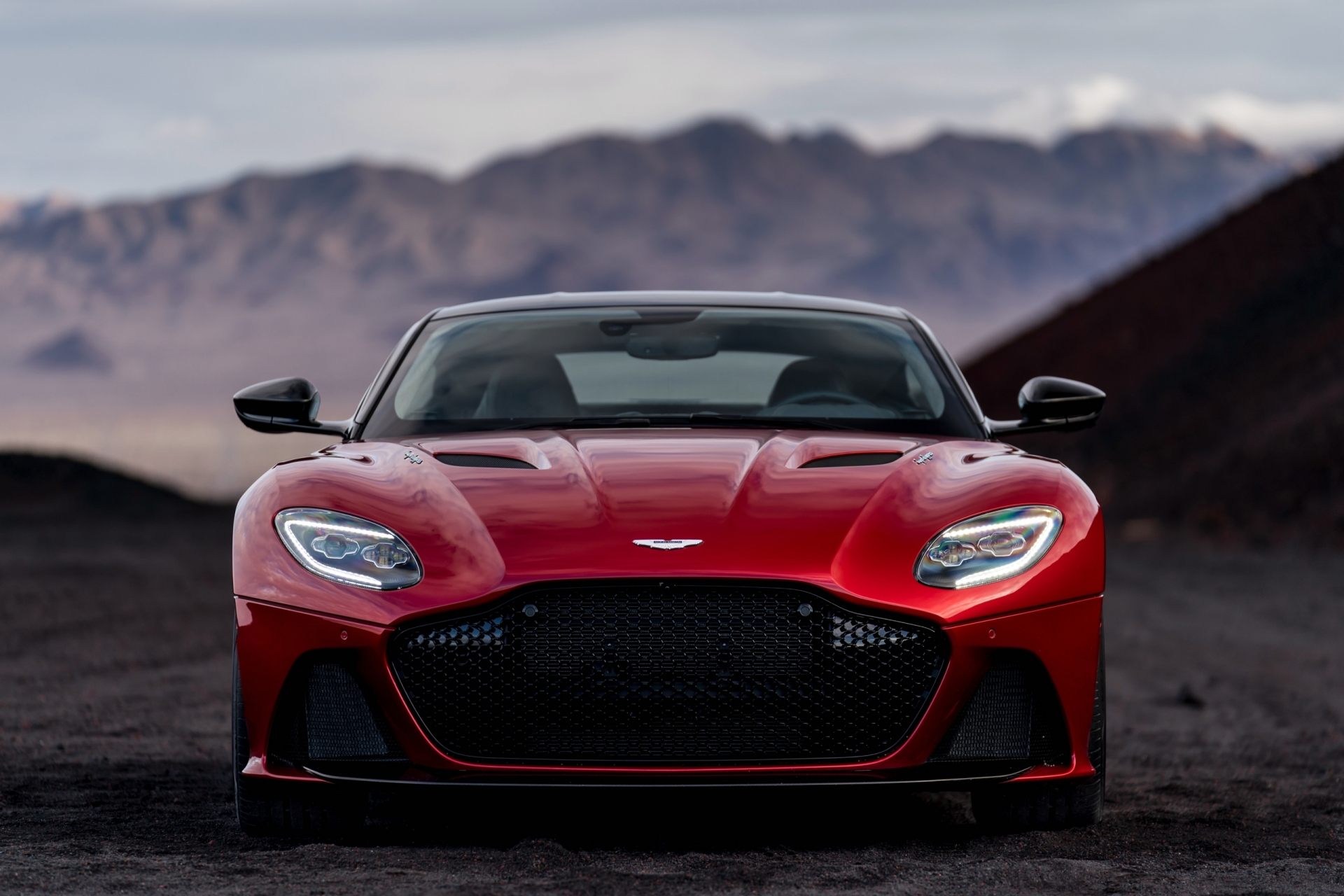 Aston Martin DBS Superleggera - цены, отзывы, характеристики DBS  Superleggera от Aston Martin