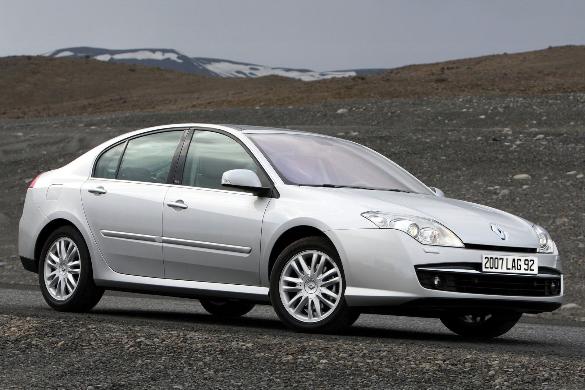 Renault Laguna Hatchback - цены, отзывы, характеристики Laguna Hatchback от  Renault