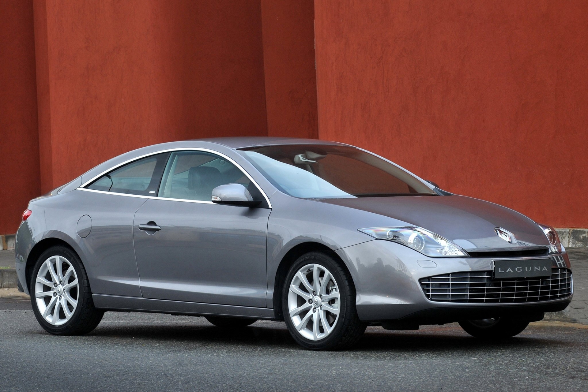 Renault Laguna Coupe - цены, отзывы, характеристики Laguna Coupe от Renault