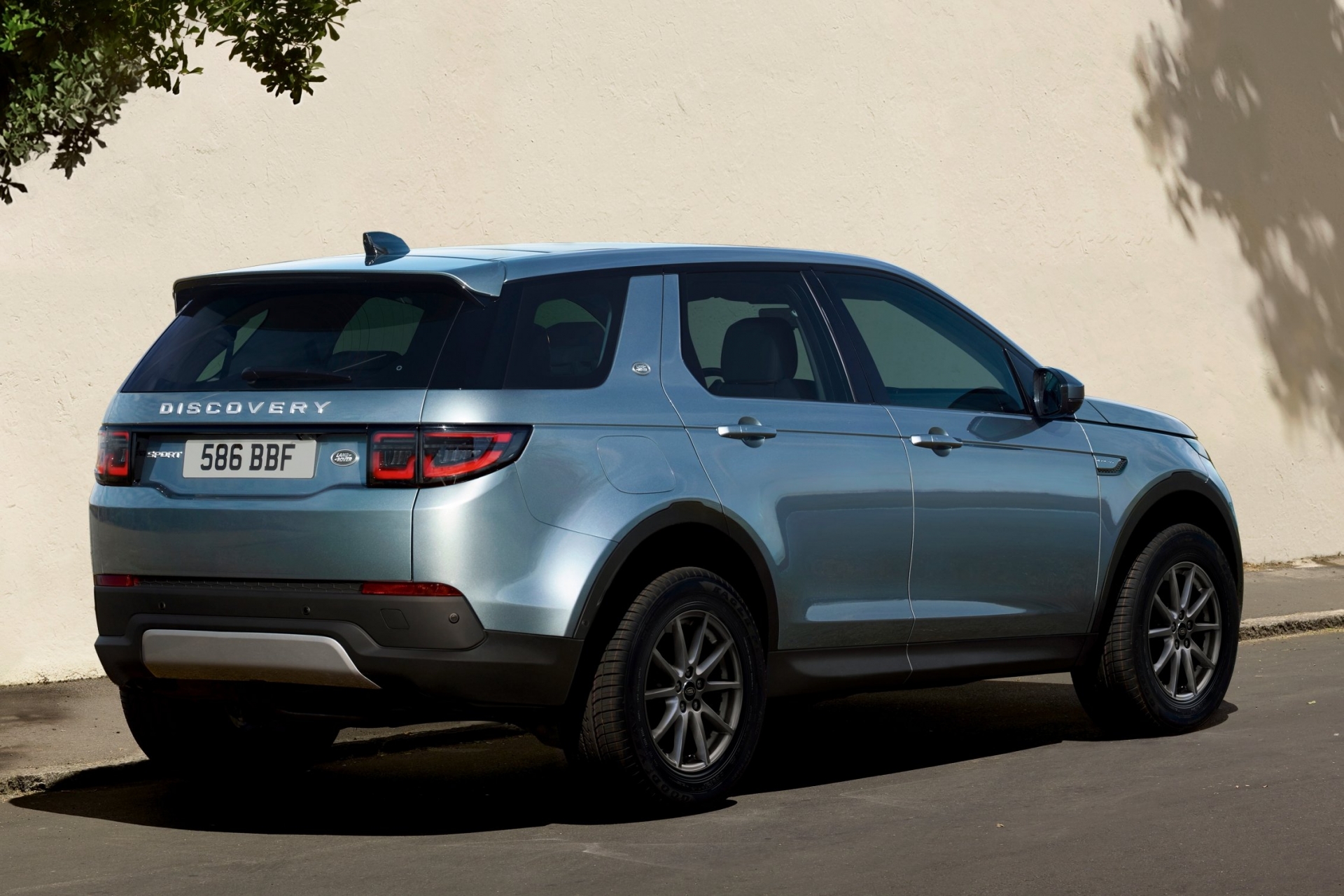 Land Rover Discovery Sport - цены, отзывы, характеристики Discovery Sport от Land Rover