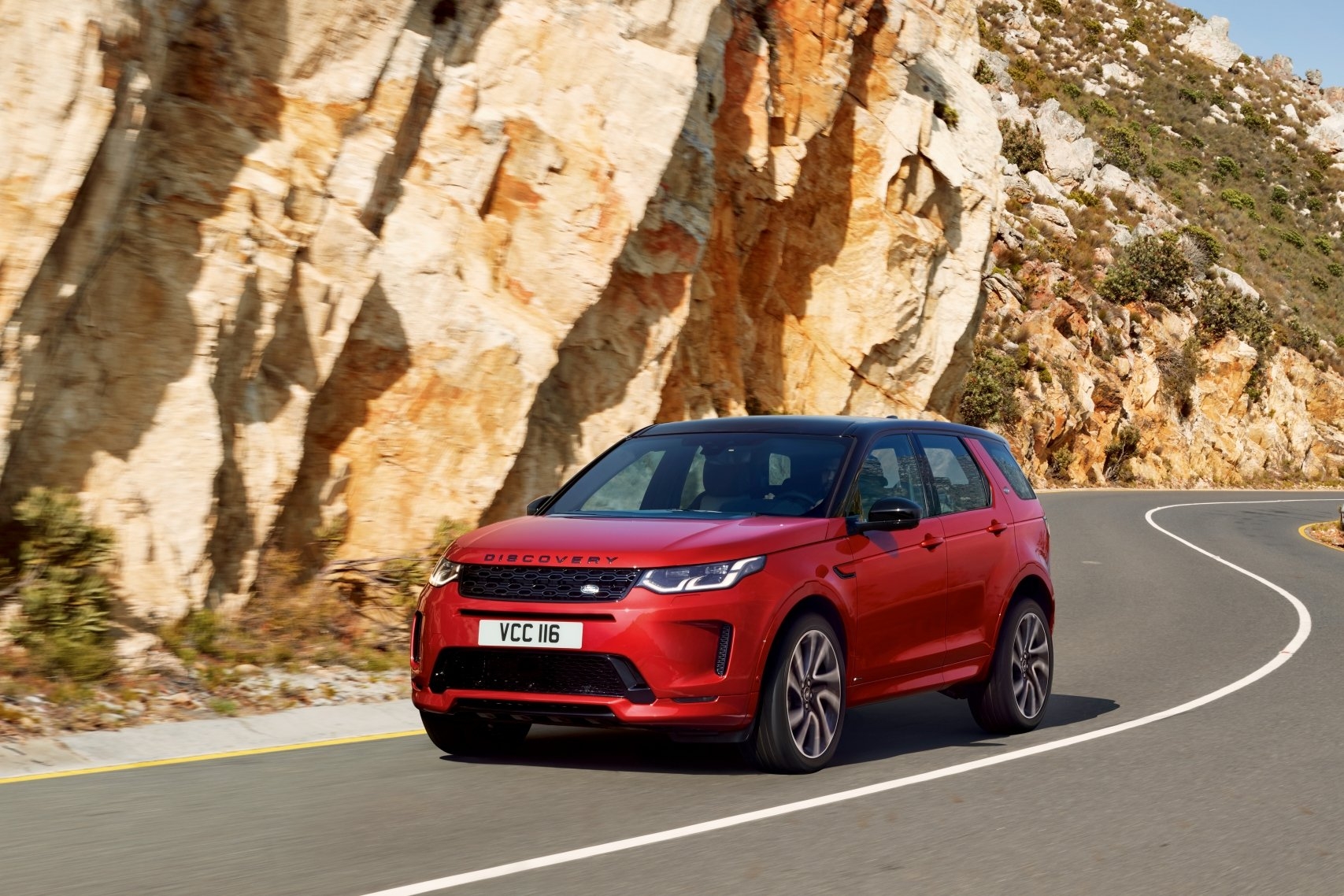 Новый Land Rover Discovery Sport 2024: фото и цена, характеристики внедорожника