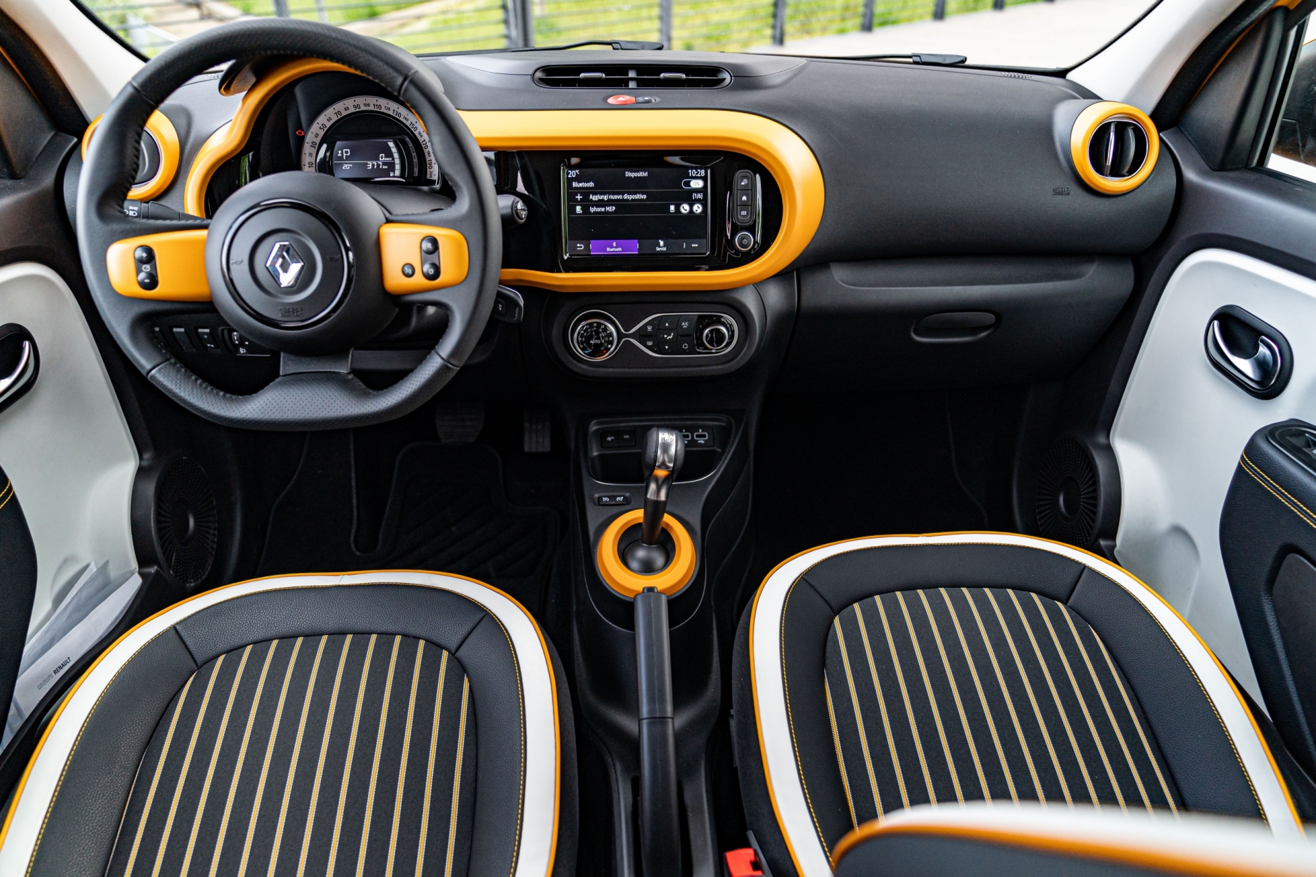 Renault Twingo - цены, отзывы, характеристики Twingo от Renault