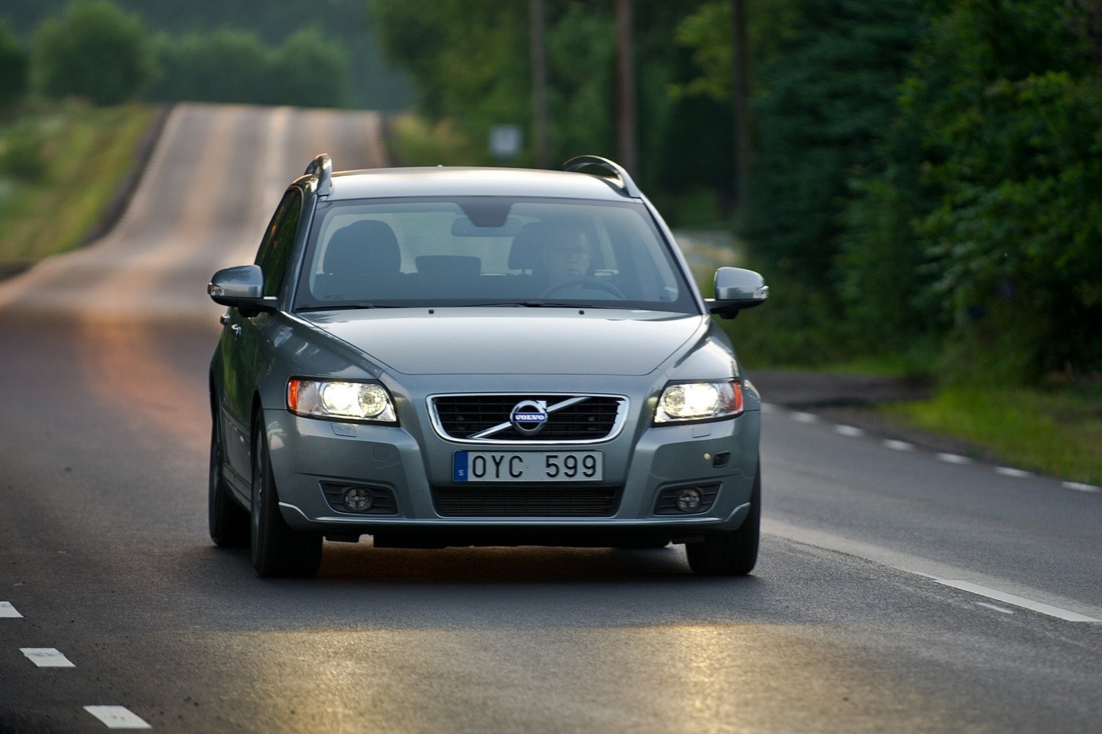 Фото Volvo V50 - фотографии Вольво V50