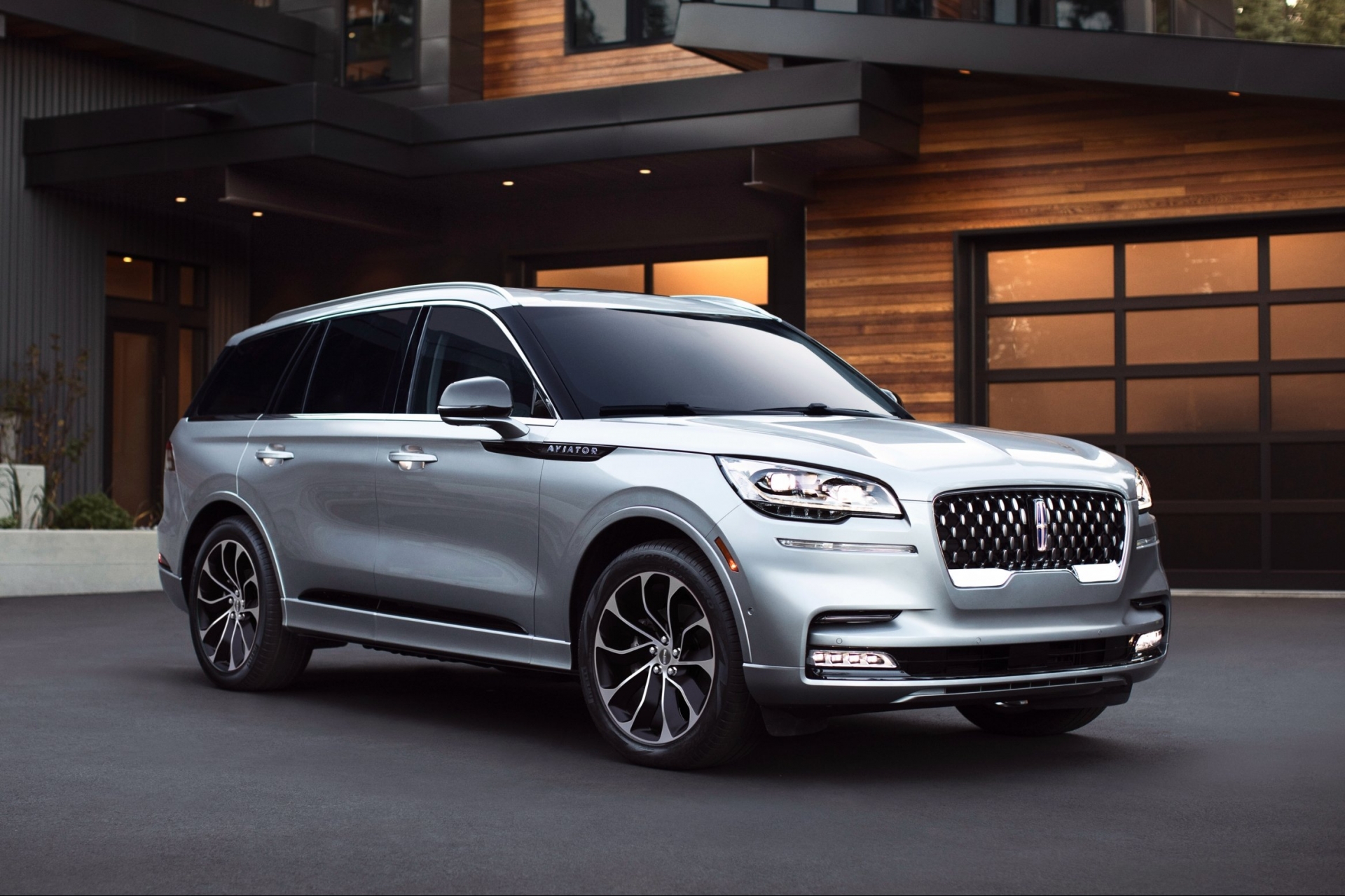 Lincoln Aviator - цены, отзывы, характеристики Aviator от Lincoln