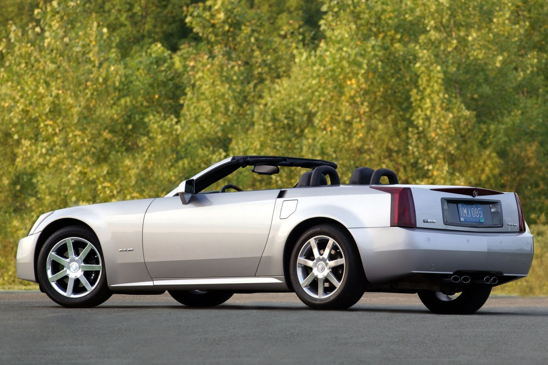 Характеристики автомобиля Cadillac XLR-V 2006 года