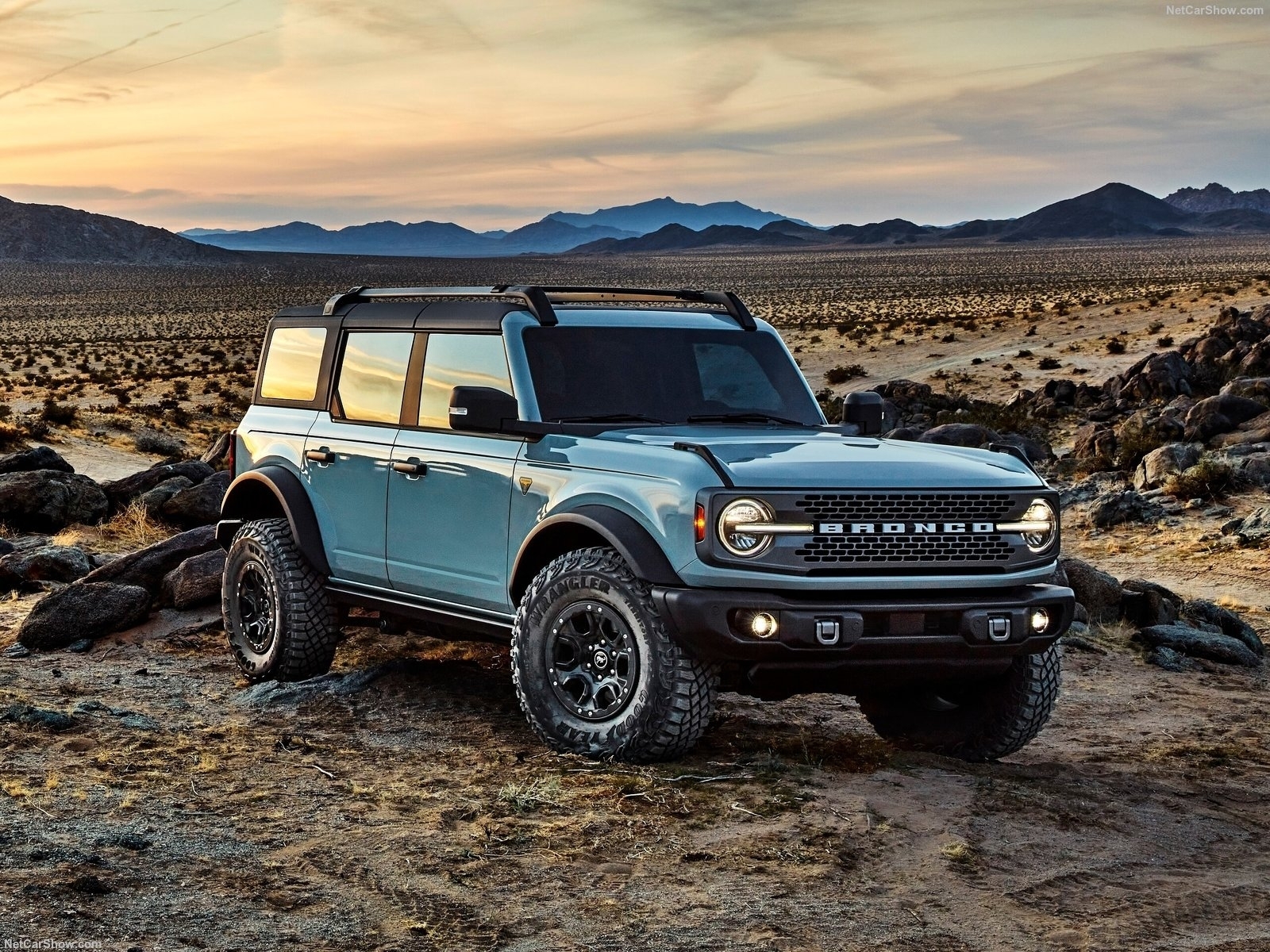 Ford Bronco 5D - цены, отзывы, характеристики Bronco 5D от Ford
