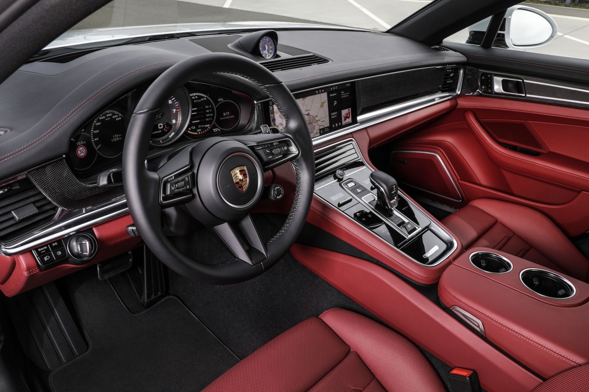 Фото Porsche Panamera - фотографии, фото салона Porsche Panamera, MSB рестайлинг поколение