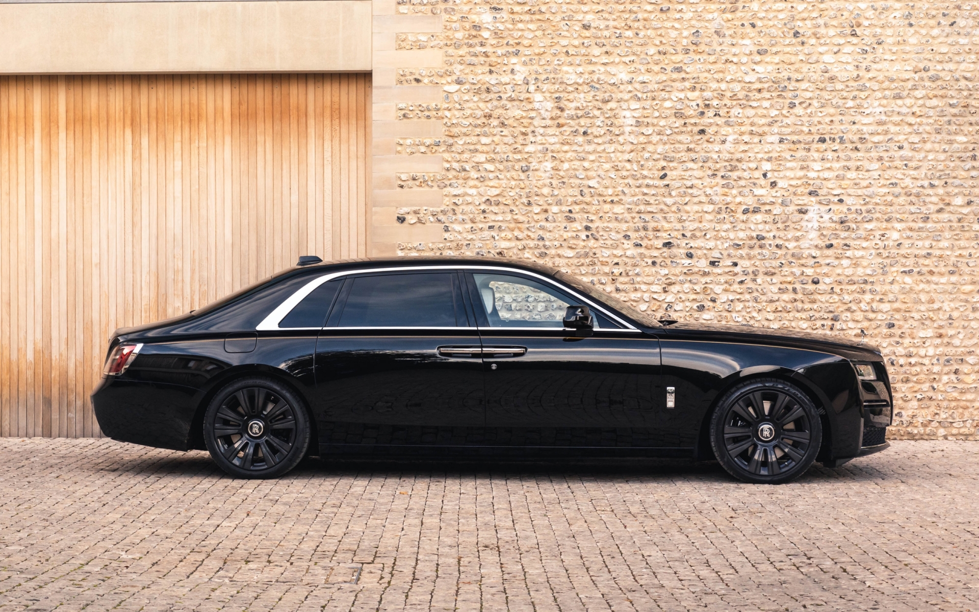 Rolls-Royce Ghost - цены, отзывы, характеристики Ghost от Rolls-Royce