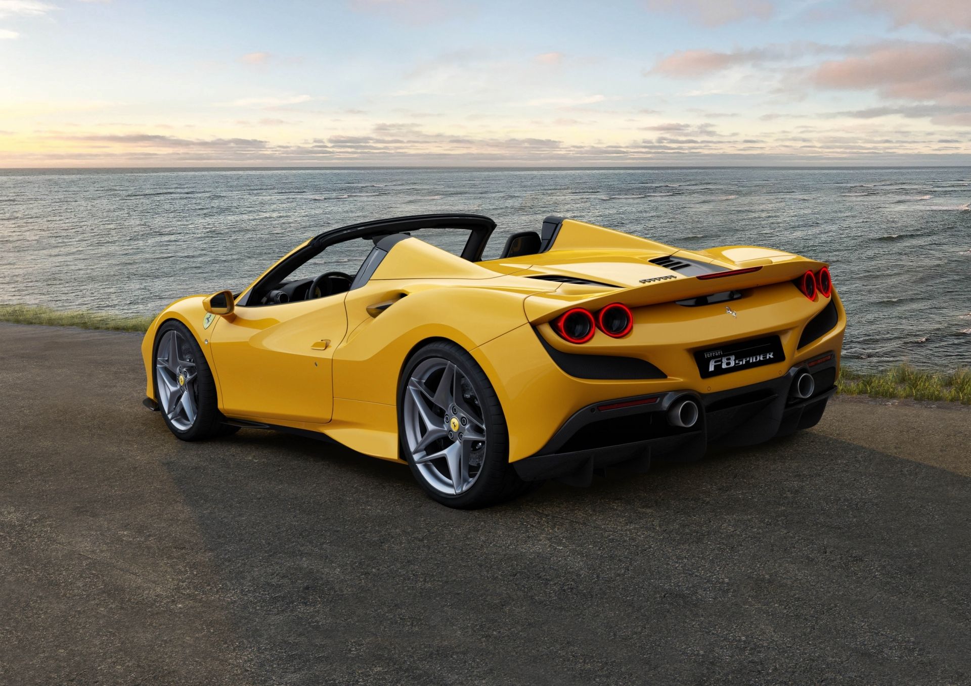 Ferrari F8 Spider - цены, отзывы, характеристики F8 Spider от Ferrari