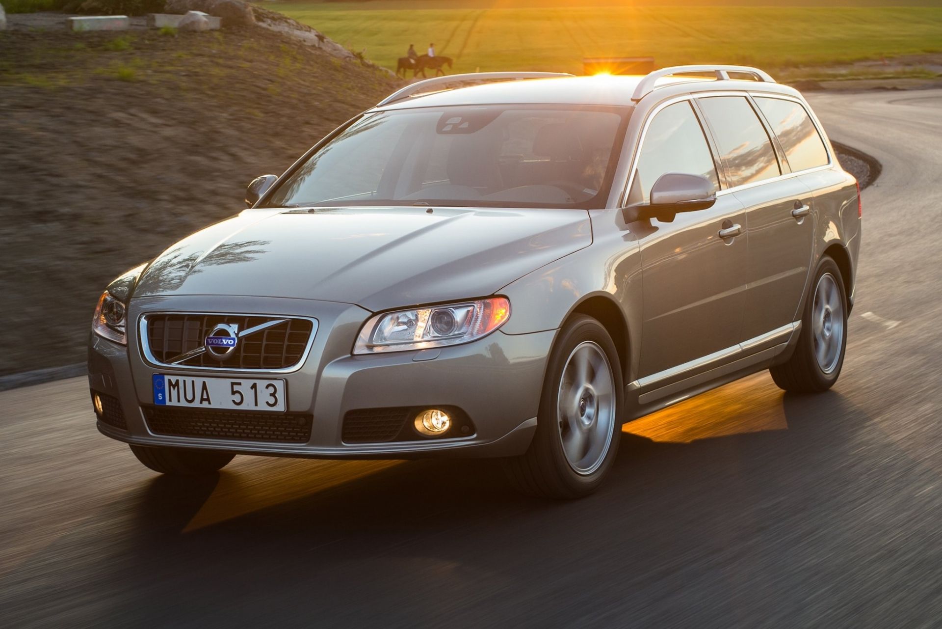 Volvo V70 - цены, отзывы, характеристики V70 от Volvo