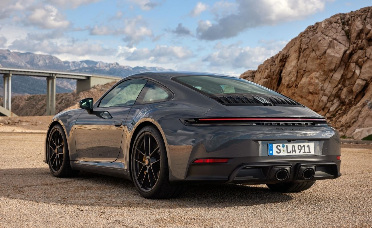 Porsche 911 Carrera (992) - цены, отзывы, характеристики 911