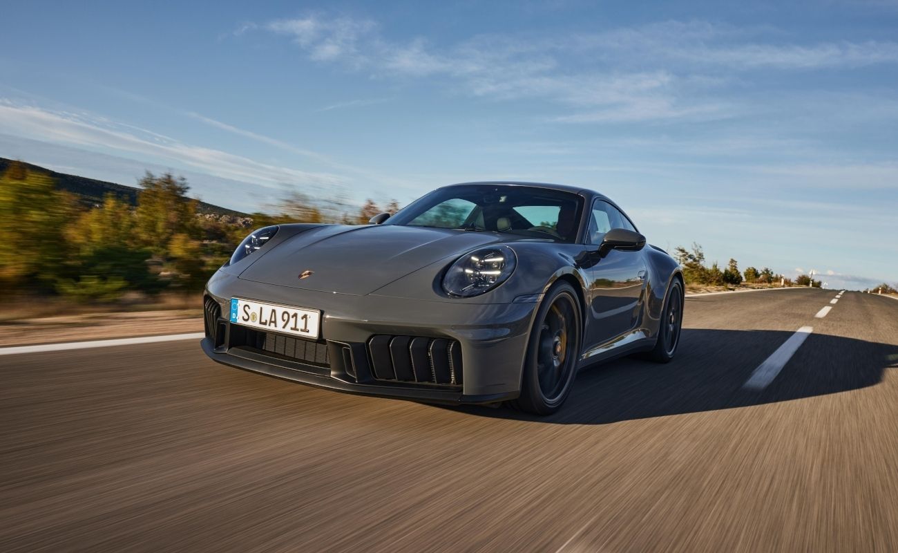 Porsche 911 Carrera (992) - цены, отзывы, характеристики 911