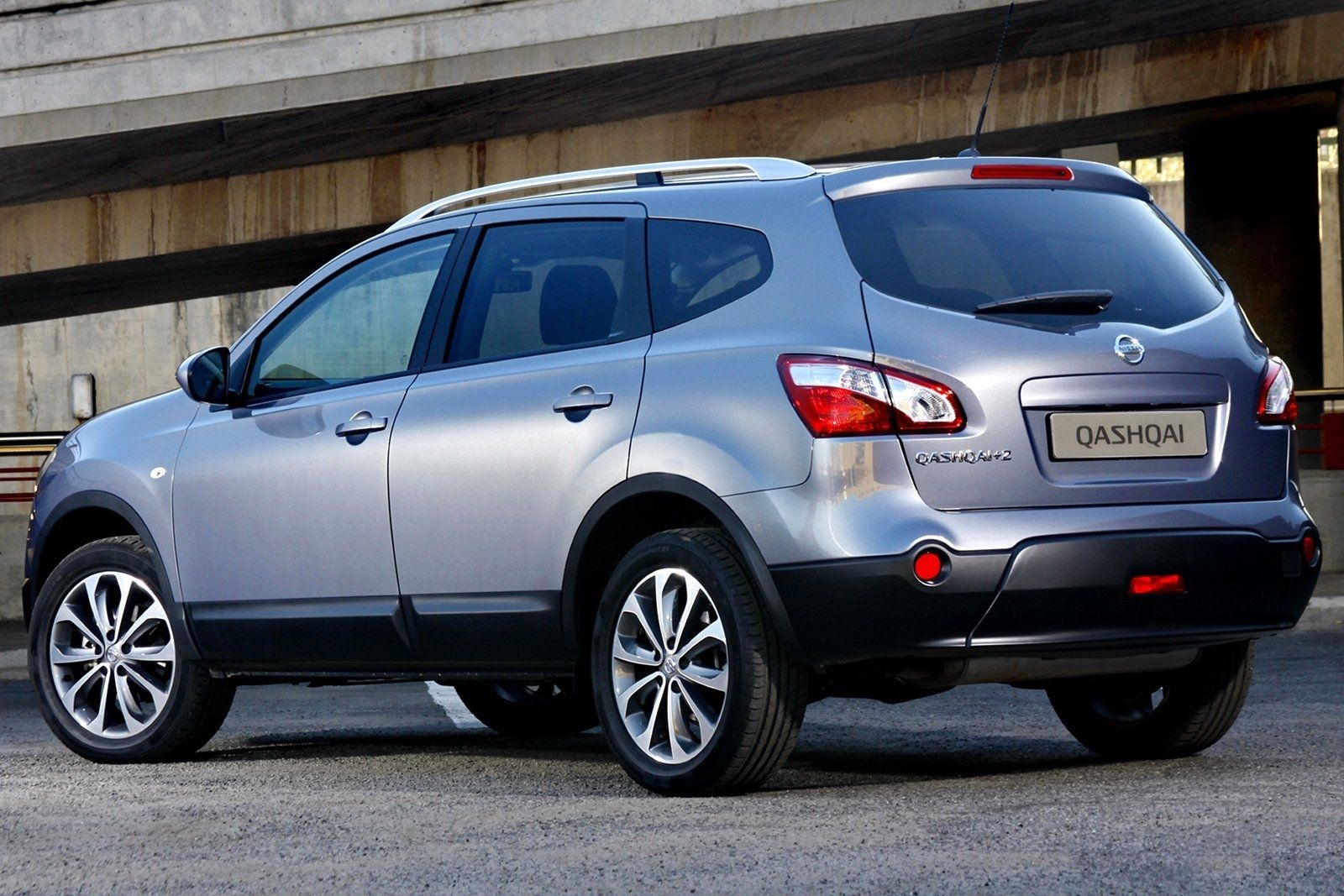 Машина Qashqai Nissan 2