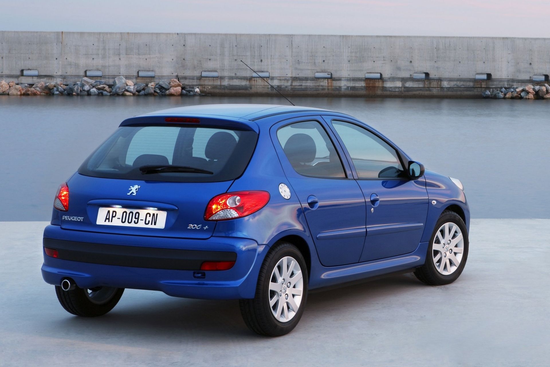 Peugeot 206+ 5-ти дверный - цены, отзывы, характеристики 206+ 5-ти дверный  от Peugeot