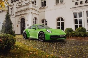 - Porsche 911:  ,   