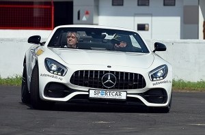 - Mercedes AMG GT:   