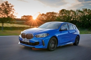 BMW 1: выбирает передний привод