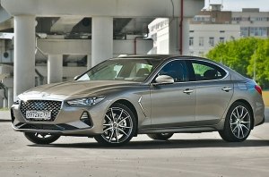 - Hyundai Genesis: Genesis G70    :     